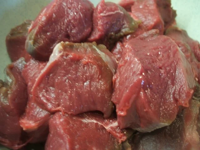 Wild: Hirschgulasch in Backpflaumensoße - Rezept - Bild Nr. 4