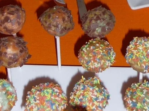 Rezept: Zitronen-Cake-Pops Bild Nr. 9 Zitronen-Cake-Pops - Rezept - Bild Nr. 9