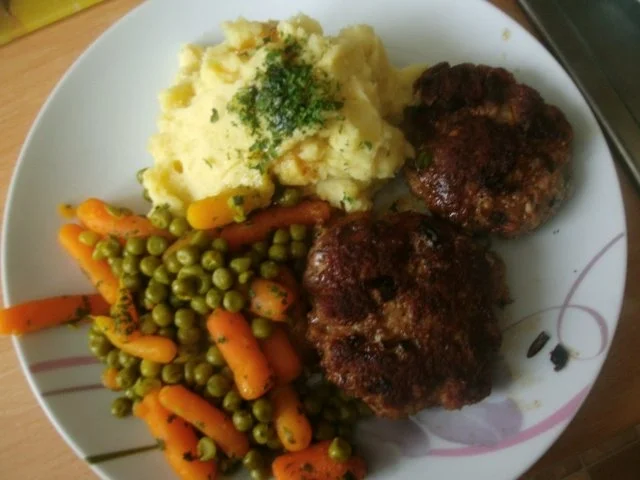 Bouletten  mit Mischgemüse und Kartoffelpürree - Rezept - Bild Nr. 10