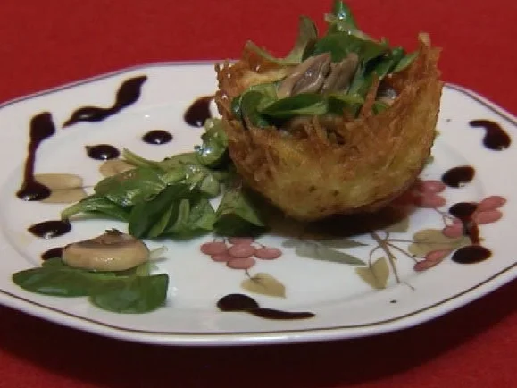 Kartoffelnester mit Champignons und Feldsalat (Ralf Dammasch) - Rezept