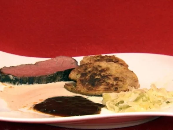 Rinderfilet an Whiskyrahm,dazu Serviettenknödel und Vanille-Spitzkohl (Marion Wesnigk) - Rezept