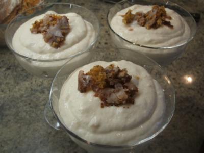 Dessert: Birnenquark auf Birnen-Zucchini-Kuchen - Rezept