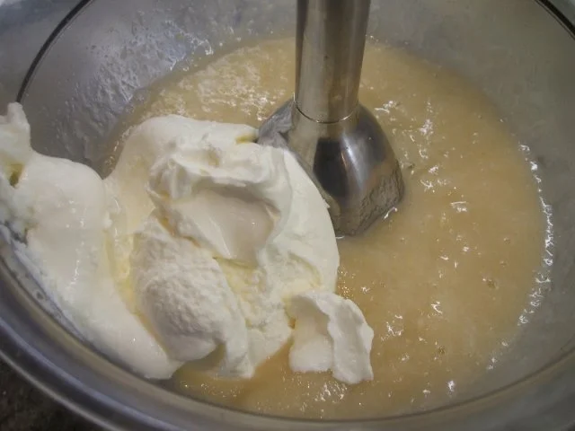 Dessert: Birnenquark auf Birnen-Zucchini-Kuchen - Rezept - Bild Nr. 4