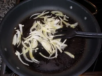 Rezept: Spaghetti mit Krabben in pikanter Tomatensoße Bild Nr. 2 Spaghetti mit Krabben in pikanter Tomatensoße - Rezept - Bild Nr. 2