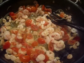 Rezept: Spaghetti mit Krabben in pikanter Tomatensoße Bild Nr. 3 Spaghetti mit Krabben in pikanter Tomatensoße - Rezept - Bild Nr. 3