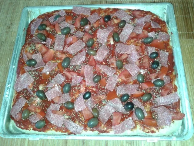 Fladenbrot mit Oliven und Speck. [oder Salami] - Rezept - Bild Nr. 3