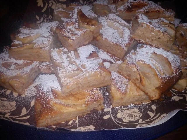 türkischer Apfel- Mandel Blechkuchen - Rezept