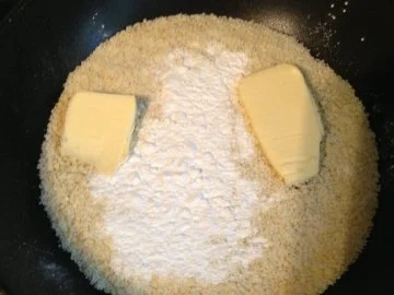 Rezept: Mini-Gugelhöpfli-Eiercognac-Mandel Bild Nr. 4 Mini-Gugelhöpfli-Eiercognac-Mandel - Rezept - Bild Nr. 4