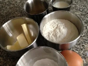 Rezept: Mini-Gugelhöpfli-Eiercognac-Mandel Bild Nr. 3 Mini-Gugelhöpfli-Eiercognac-Mandel - Rezept - Bild Nr. 3