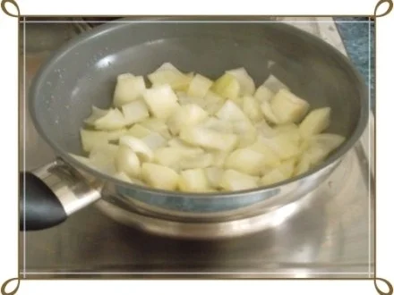 Schmackhafter Salat aus jungen Erbsenschoten, Cherry Rispentomaten und Zwiebel - Rezept - Bild Nr. 8