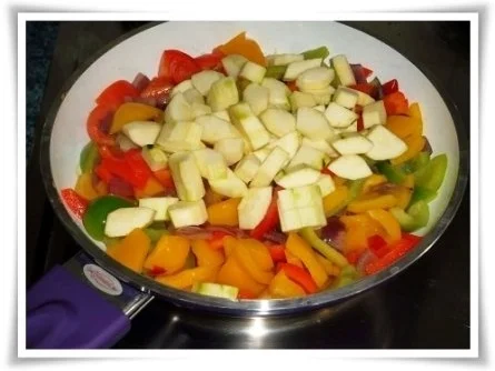 Lachssteaks mit Rosmarinkartoffeln und Paprikagulasch dazu. - Rezept - Bild Nr. 9