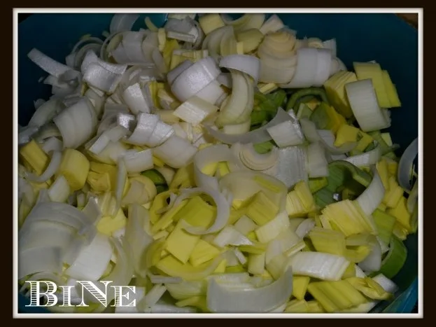 Rezept: BiNe` S TORTELLINI IN KÆSE - SAHNESOSSE Bild Nr. 3 BiNe` S TORTELLINI IN KÆSE - SAHNESOSSE - Rezept - Bild Nr. 3