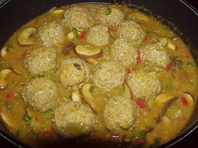 Hackklößchen in Currysoße - Rezept