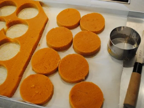 Bärlauch-Involtini / Polentaplätzchen / Kalbsjus / karamellisierte Grillpaprika/ - Rezept - Bild Nr. 10