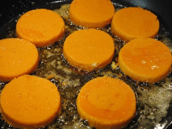 Bärlauch-Involtini / Polentaplätzchen / Kalbsjus / karamellisierte Grillpaprika/ - Rezept - Bild Nr. 13