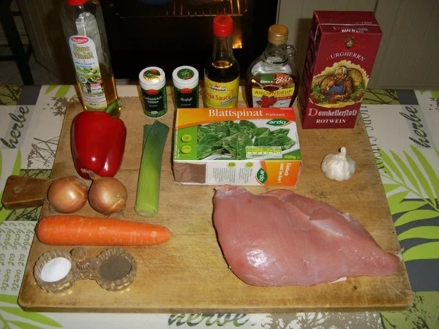 Putenrolle mit Blattspinat und Walnüssen - Rezept - Bild Nr. 2