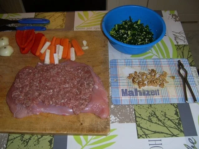 Putenrolle mit Blattspinat und Walnüssen - Rezept - Bild Nr. 7