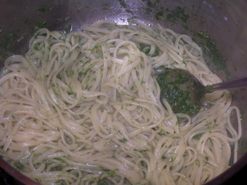 Pasta mit Spargel und Rucola - schnell &amp; einfach - 73 kcal/100g