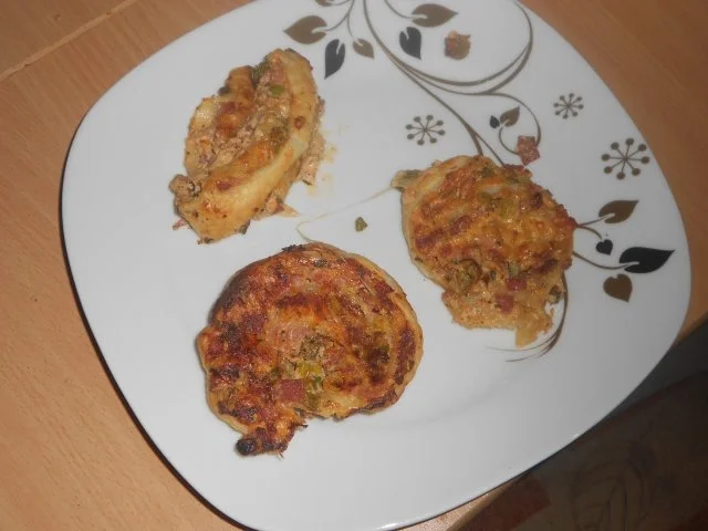 Rezept: Pizzaschnecken aus Blätterteig Pizzaschnecken aus Blätterteig - Rezept