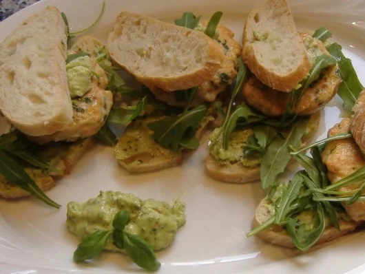 Kleine Lachs Burger - Rezept - Bild Nr. 2