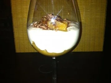 Mascarpone Mango Creme mit Crunch - Rezept