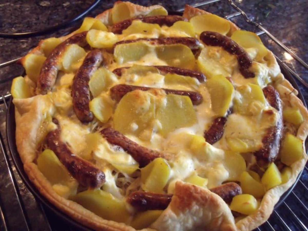 Bilder für Sauerkraut-Bratwurst-Quiche - Rezept