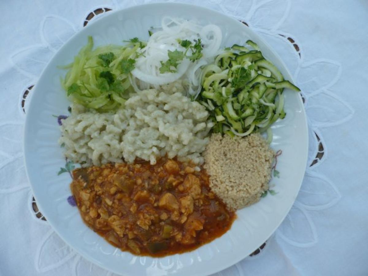 Bilder für Rohkost mit Tempeh, Spätzle und Cuscus - Rezept