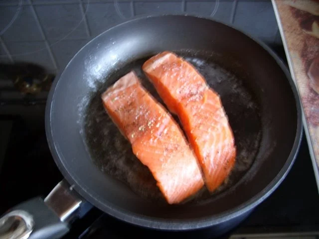 Gemüseauflauf mit gebratenem Lachs - Rezept - Bild Nr. 3