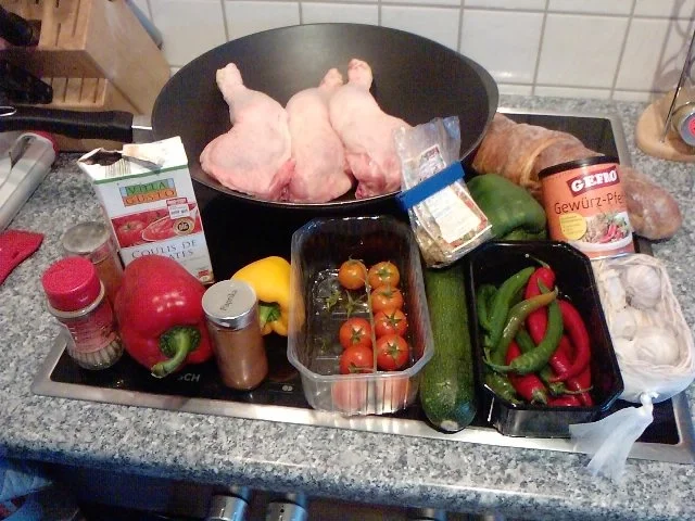 Rezept: SPEEDY GON-POLLO DIE SCHÄRFSTE HÄHNCHENKEULE VON MEXIKO ODER MEXIKANISCHES PAPRIKAHÄHNCHEN Bild Nr. 2 SPEEDY GON-POLLO DIE SCHÄRFSTE HÄHNCHENKEULE VON MEXIKO ODER MEXIKANISCHES PAPRIKAHÄHNCHEN - Rezept - Bild Nr. 2