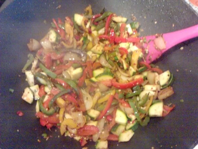 Rezept: SPEEDY GON-POLLO DIE SCHÄRFSTE HÄHNCHENKEULE VON MEXIKO ODER MEXIKANISCHES PAPRIKAHÄHNCHEN Bild Nr. 7 SPEEDY GON-POLLO DIE SCHÄRFSTE HÄHNCHENKEULE VON MEXIKO ODER MEXIKANISCHES PAPRIKAHÄHNCHEN - Rezept - Bild Nr. 7