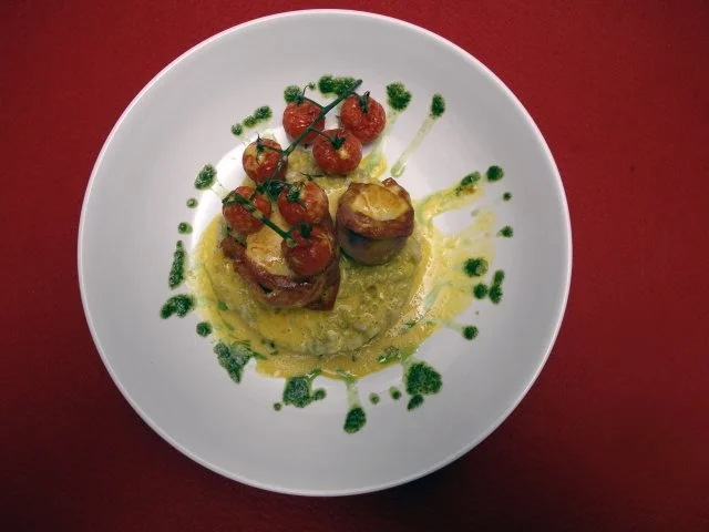 Jakobsmuschel-Saltimbocca mit Petersilienwurzel-Risotto und Safranschaum - Rezept