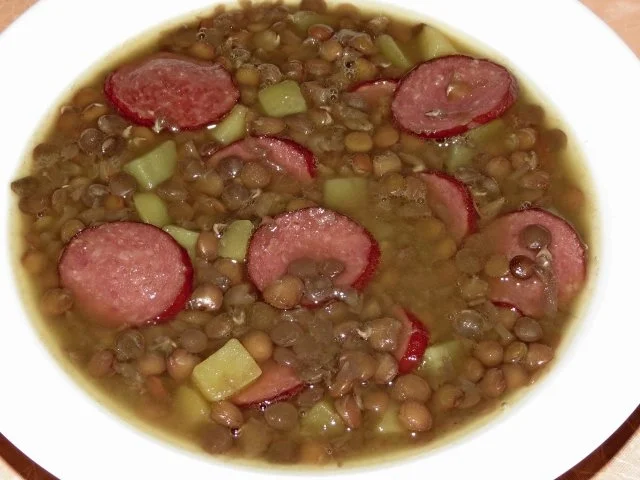 Rezept: Sisserl's - *einfache Linsensuppe mit Kabanossi* Sisserl's - *einfache Linsensuppe mit Kabanossi* - Rezept