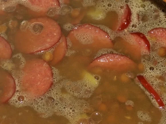 Rezept: Sisserl's - *einfache Linsensuppe mit Kabanossi* Bild Nr. 6 Sisserl's - *einfache Linsensuppe mit Kabanossi* - Rezept - Bild Nr. 6