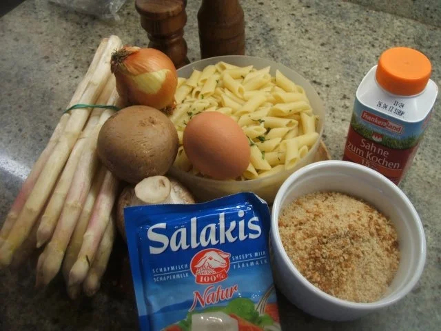 Rezept: Auflauf: Nudelgratin mit Spargel und Champignon Bild Nr. 2 Auflauf: Nudelgratin mit Spargel und Champignon - Rezept - Bild Nr. 2