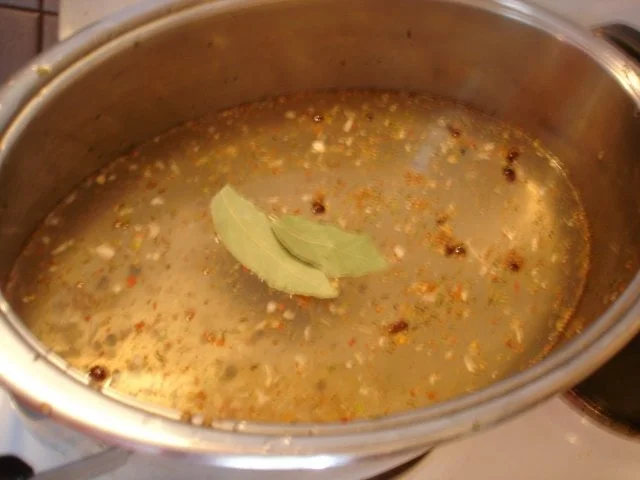 Sauerbraten mit tschechischen Knödeln und Sauerrahmsauce - Rezept - Bild Nr. 3