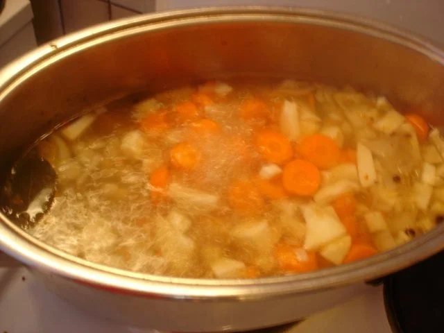 Sauerbraten mit tschechischen Knödeln und Sauerrahmsauce - Rezept - Bild Nr. 4