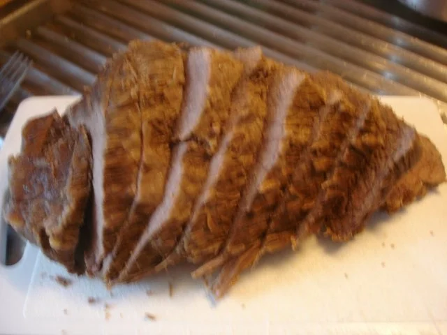 Sauerbraten mit tschechischen Knödeln und Sauerrahmsauce - Rezept - Bild Nr. 7