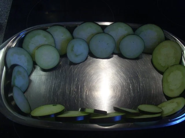 Warme Gemüseplatte mit Basilikum Brötchen - Rezept - Bild Nr. 4