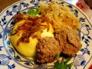 Rezept: Leberknödel, Sauerkraut und Püree mit Zwiebeln ... Leberknödel, Sauerkraut und Püree mit Zwiebeln ... - Rezept