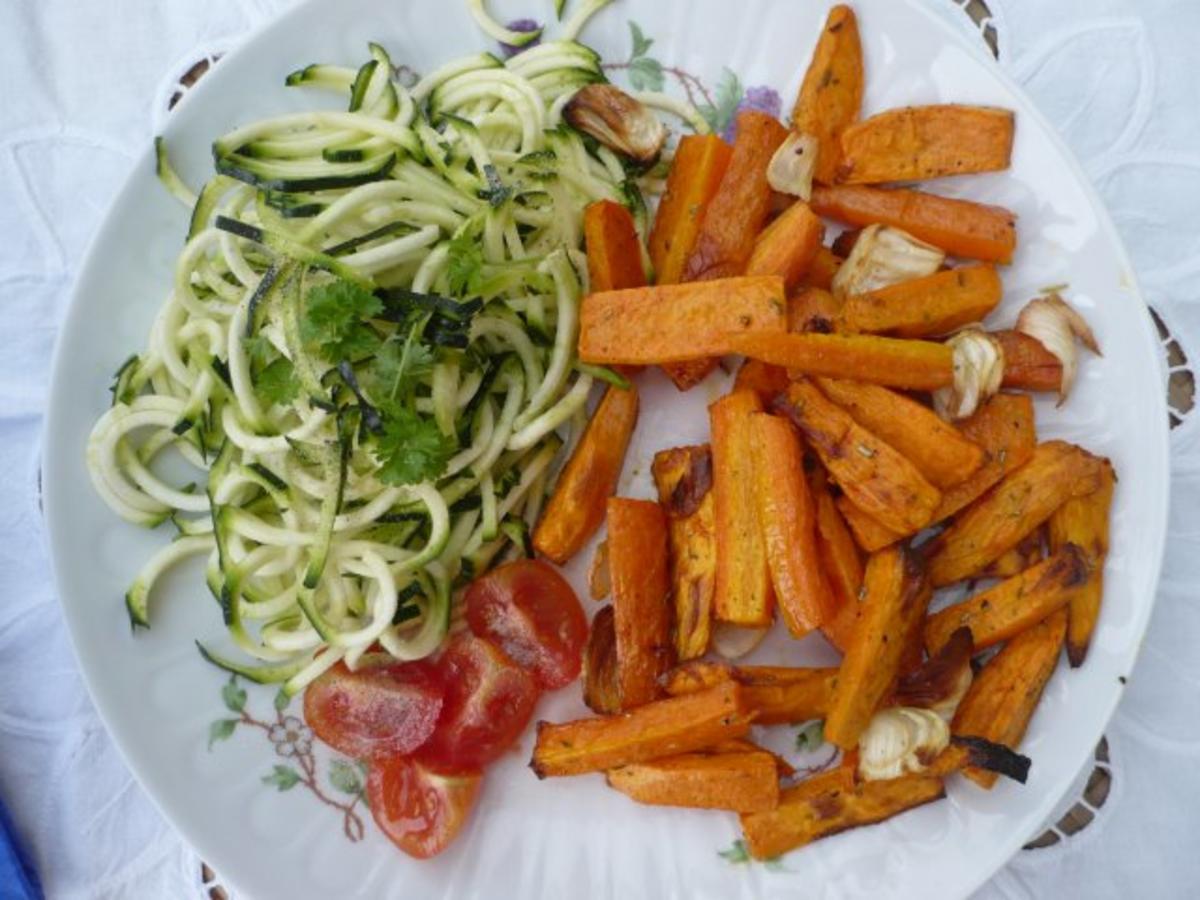 Rohkost mit gebackenen Süßkartoffeln und div. Gewürzen - Rezept