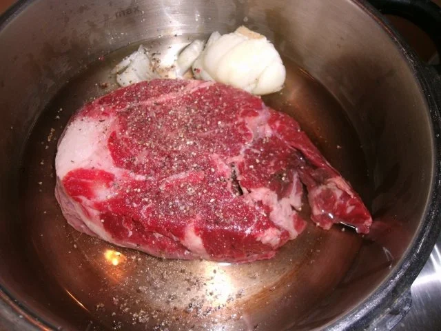 Klare Rindfleischsuppe mit Gemüse und Nudeln - Rezept - Bild Nr. 2