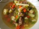 Klare Rindfleischsuppe mit Gemüse und Nudeln - Rezept