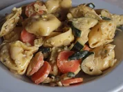 Salat:  Foxys Tortelinisalat - Rezept