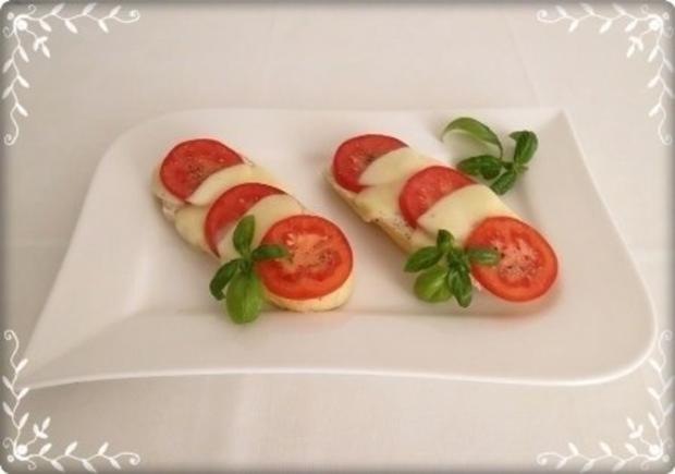 Tomate-Mozzarella Baguettes überbacken - Rezept - kochbar.de