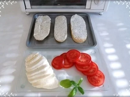Tomate-Mozzarella Baguettes überbacken - Rezept - Bild Nr. 9