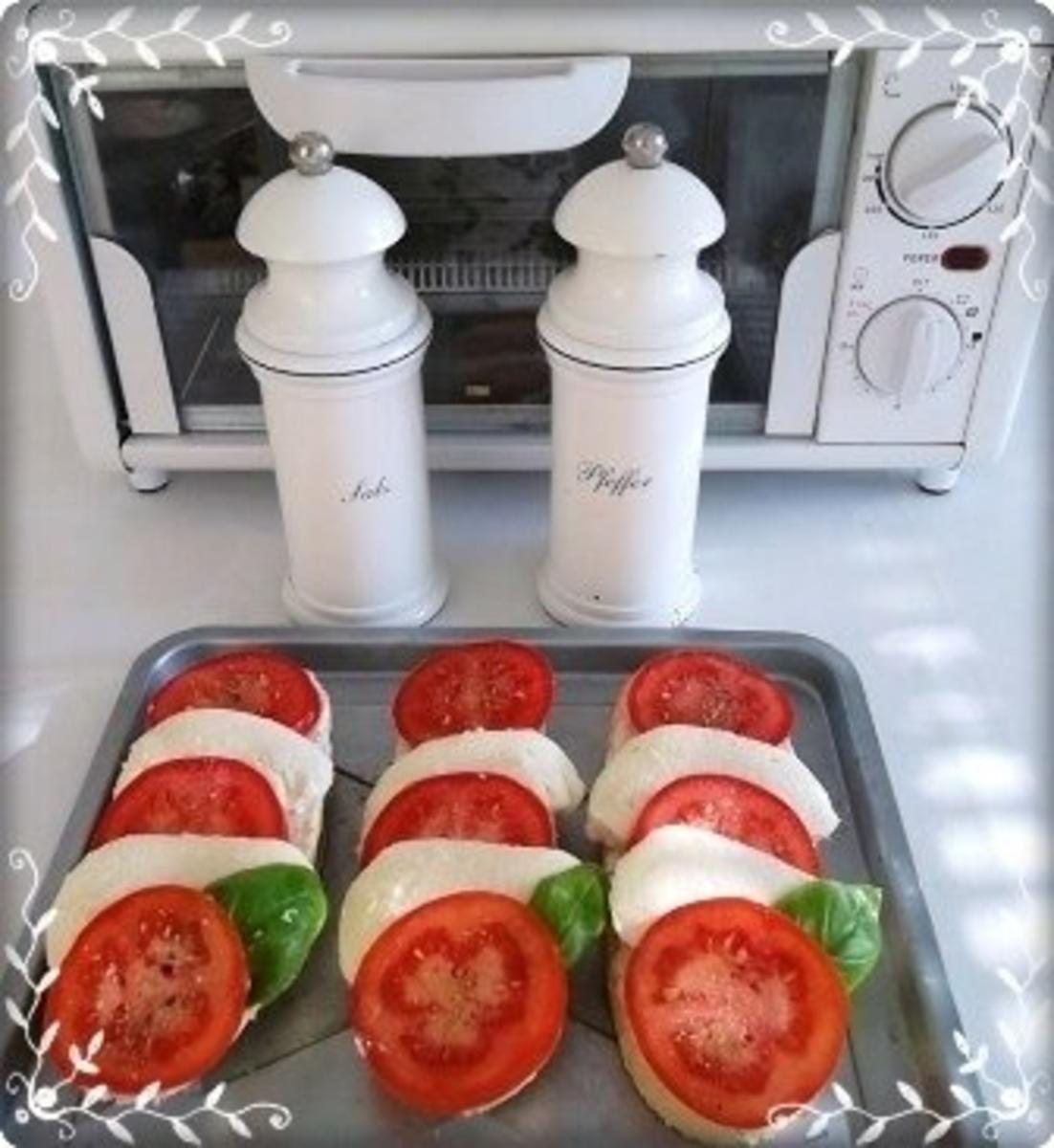 Tomate-Mozzarella Baguettes überbacken - Rezept - kochbar.de