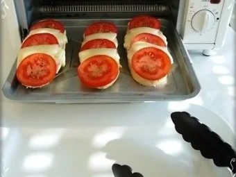 Tomate-Mozzarella Baguettes überbacken - Rezept - Bild Nr. 17