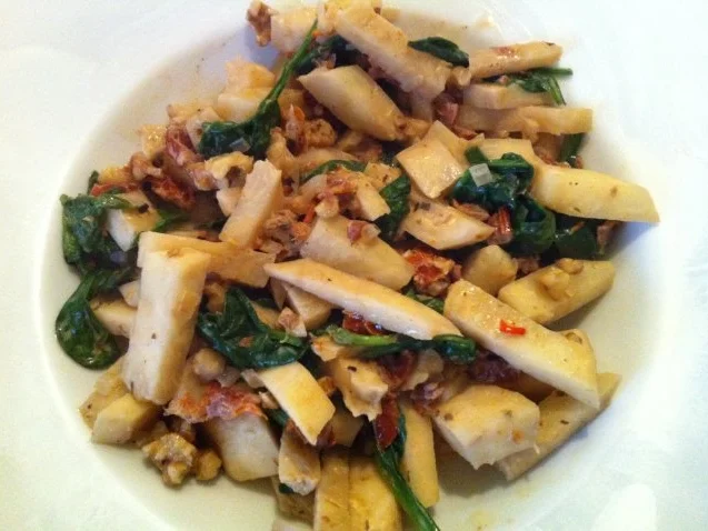 Rezept: Mediterraner Sellerie mit Biss Mediterraner Sellerie mit Biss - Rezept