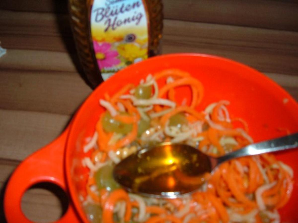 Salate : Möhren - Kohlrabi - Trauben - Rezept - Bild Nr. 5