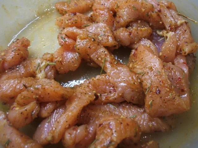 Salate: Nudelsalat mit Spargel und würzigen Putenstreifen - Rezept - Bild Nr. 6